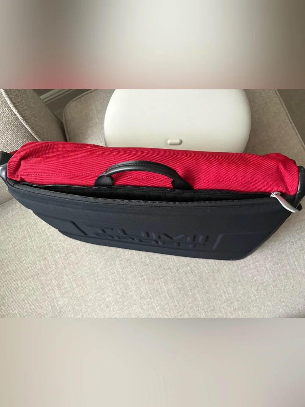 Tumi sport messenger